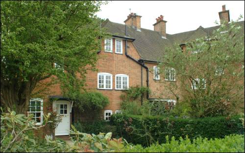 42 Asmuns Hill